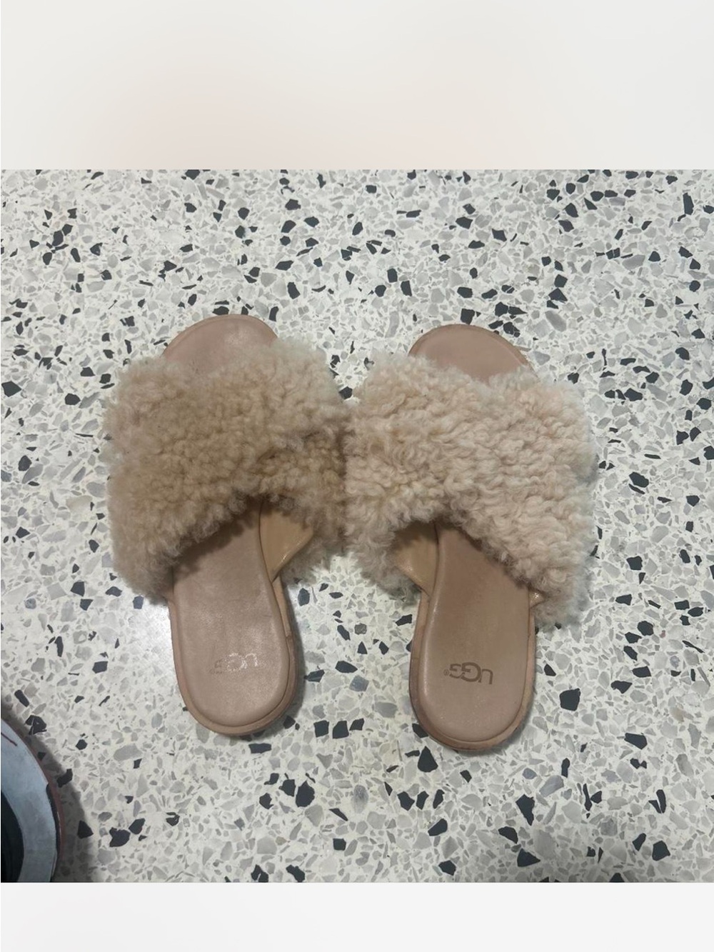 Ugg - Picture 2 of 5